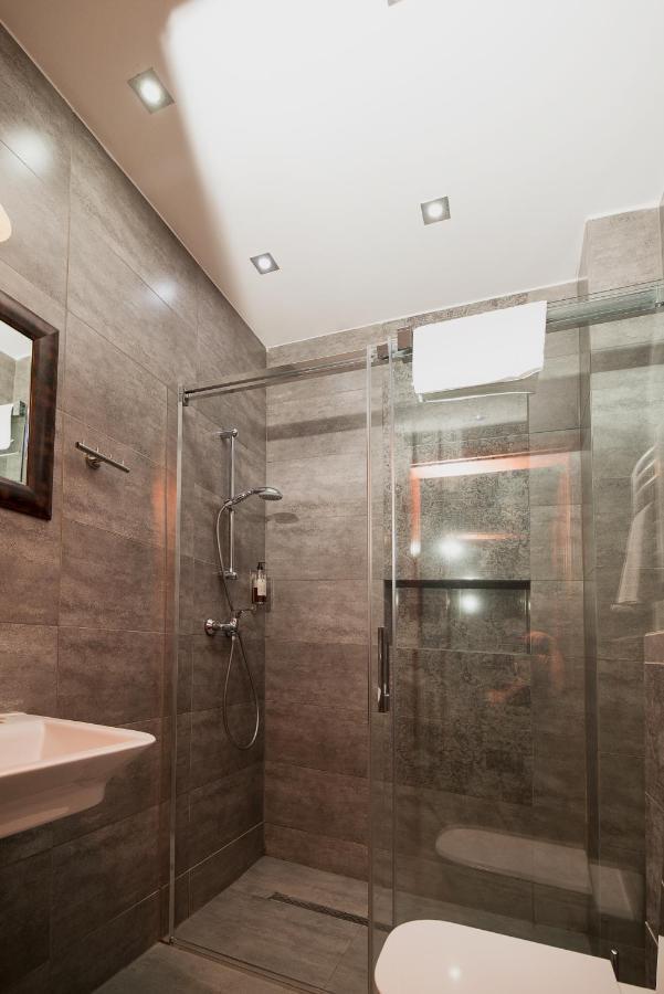 Dworek Bialy Bed & Breakfast Smardzewice