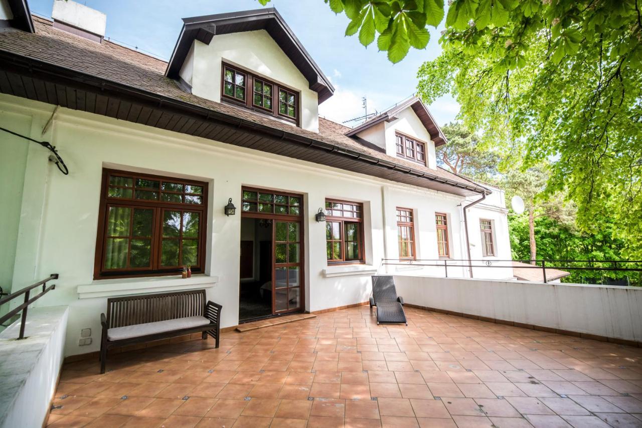 Bed & Breakfast Dworek Bialy