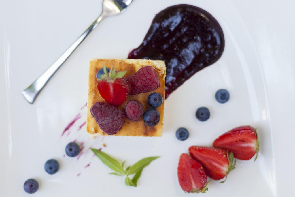 Dworek Bialy Bed & Breakfast Smardzewice