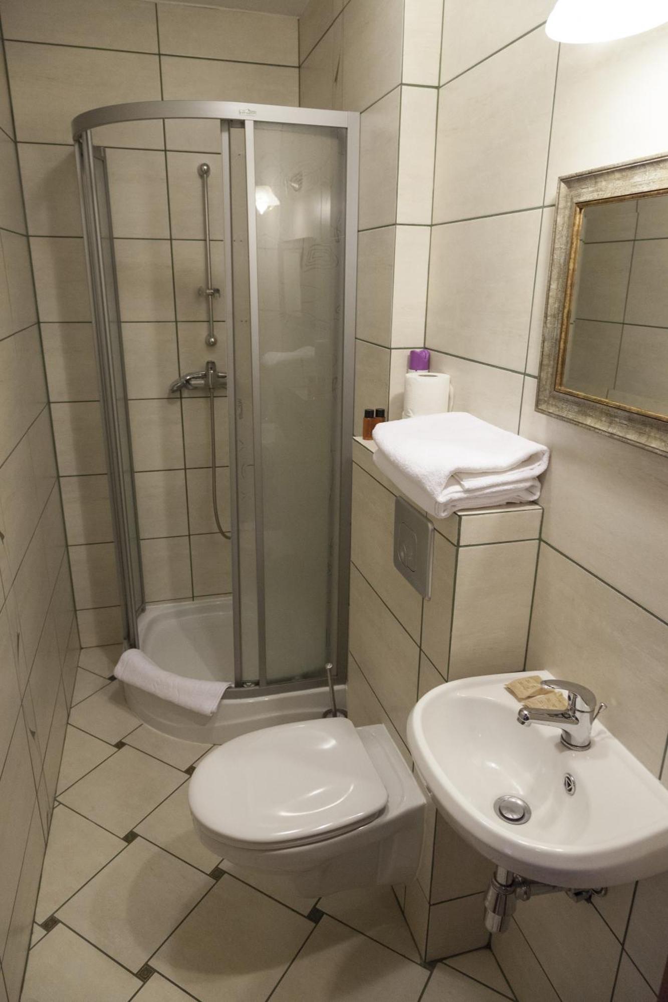 Bed & Breakfast Dworek Bialy Smardzewice