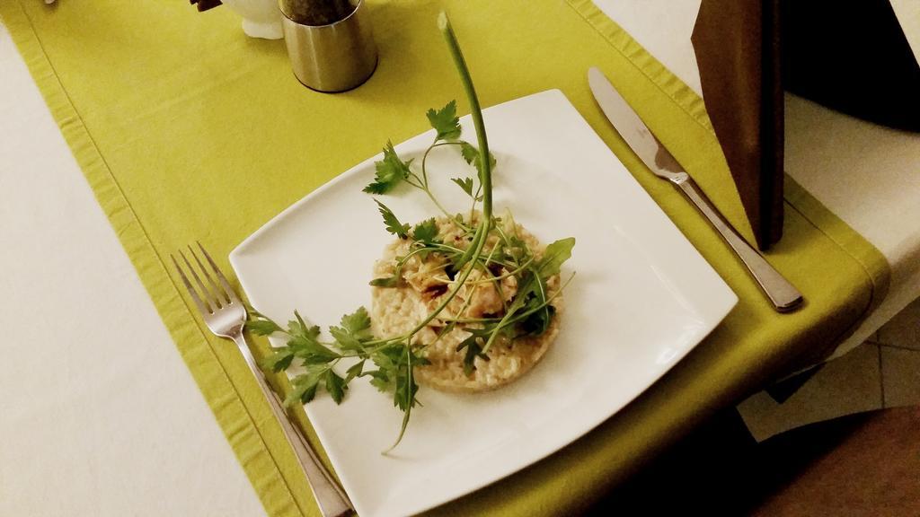 Dworek Bialy 3* Smardzewice